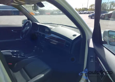 2010 Mercedes-Benz Glk 350 4Matic z USA, uszkodzony, nr VIN WDCGG8HB9AF457154